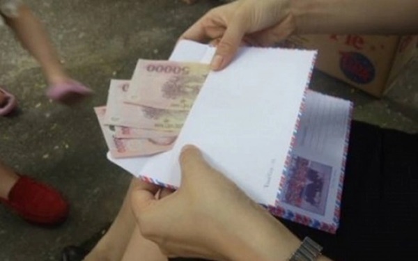 Kh//inh thông gia quê ngh//èo, mẹ chồng phố về dự đám cưới em trai con dâu chỉ để phong bì 200 ngàn