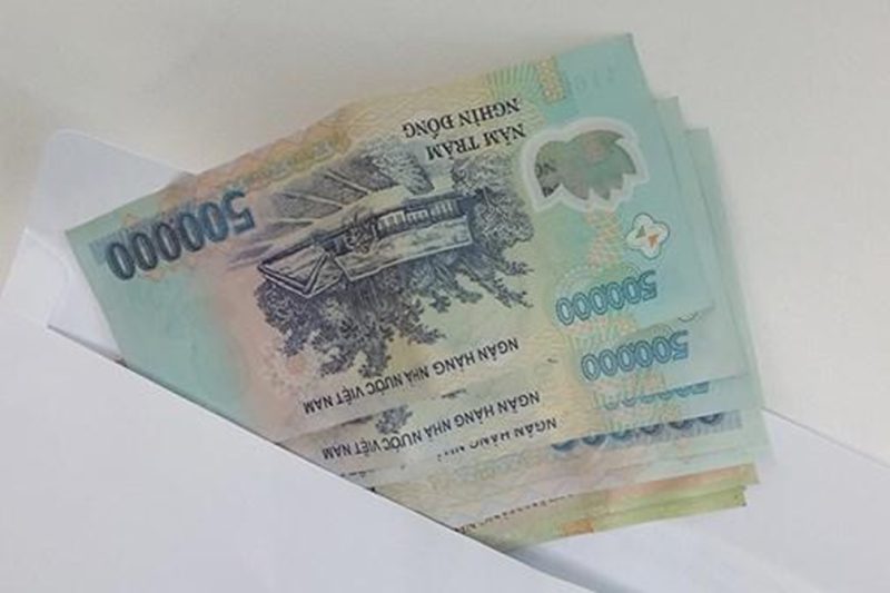 Lương 20 triệu nhưng mỗi tháng chồng chỉ đưa vợ 5 triệu chi tiêu cho 5 miệng ăn trong nhà