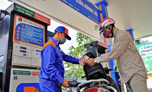 Đổ xăng “50 ngàn” hay “Đầy bình” đều là sai lầm