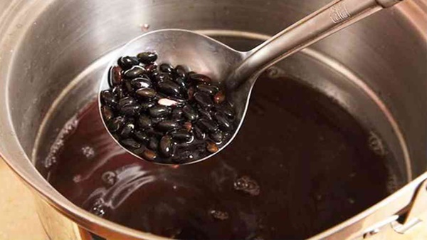 Nước Đỗ Đen: “Th:;;ần dư:;;ợc” giải nhiệt nhưng 4 người này nhất định không được uống, càng uống càng si::nh bệ:;nh