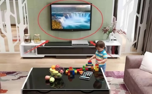 Thầy phong thủy dặn kĩ: Nhà giàu đến mấy cũng đừng đặt 4 thứ này cạnh TV kẻo có ngày rước họa