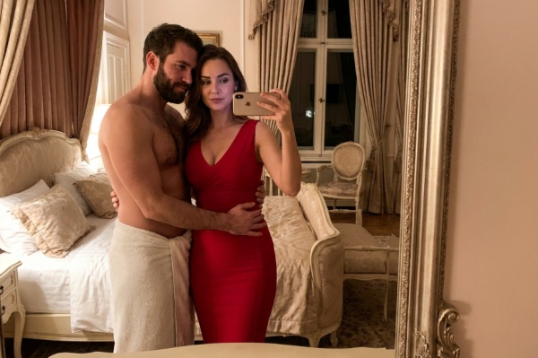 At 3:20 A.M., His Mistress Tried to Shame Me Online—By Breakfast, My Husband Was the One Begging